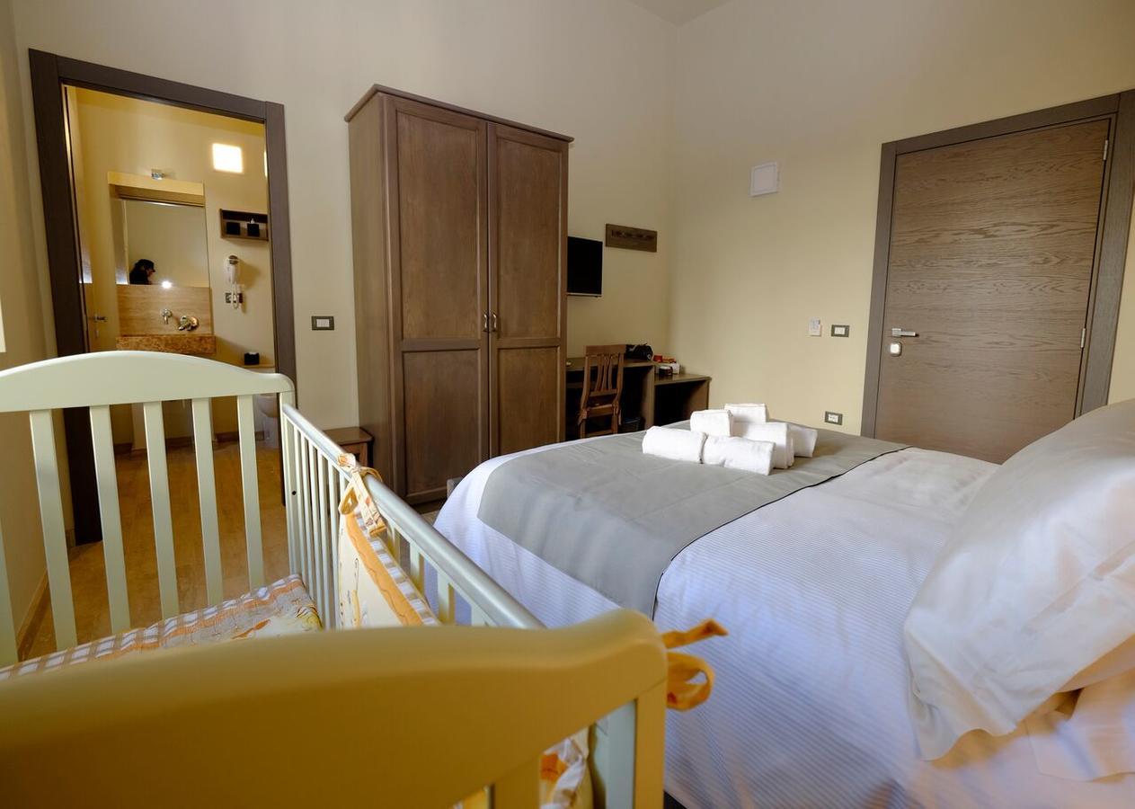 Eos Room And Breakfast Iglesias Exterior foto